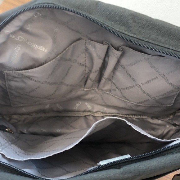 Baggallini Black Gold International Laptop Tote Bag - Picture 9 of 12